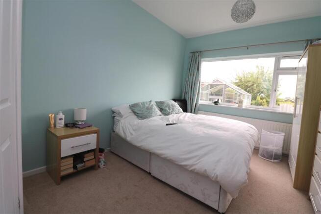 Bedroom 1.JPG