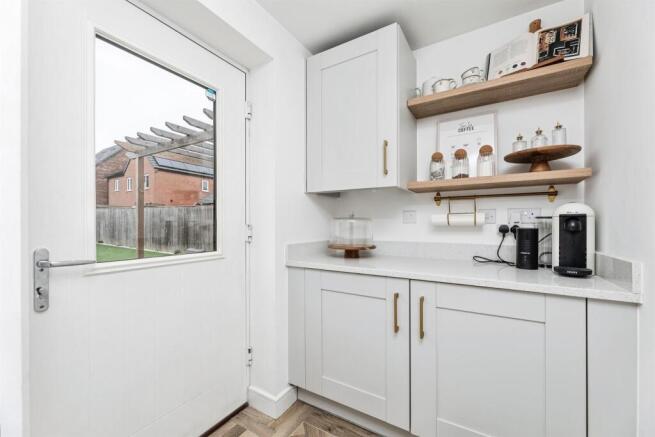 4 bed Detached for sale Image 7
