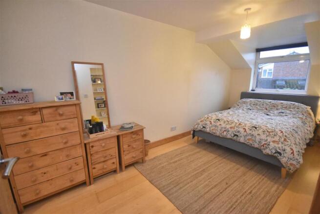Bed 1.jpg
