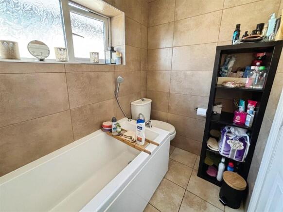 3 bed Semi-Detached for sale Image 12