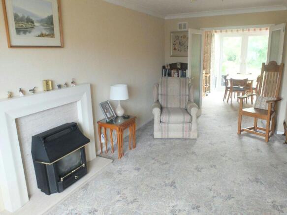 Sitting Room Photo 2