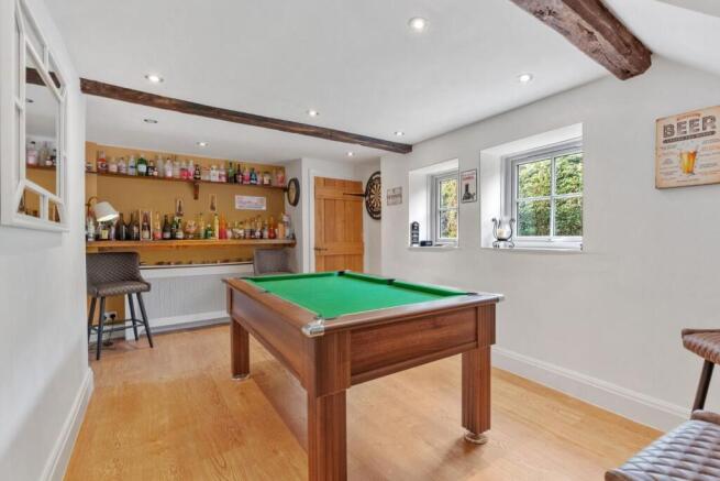 5 bed Detached for sale Image 5