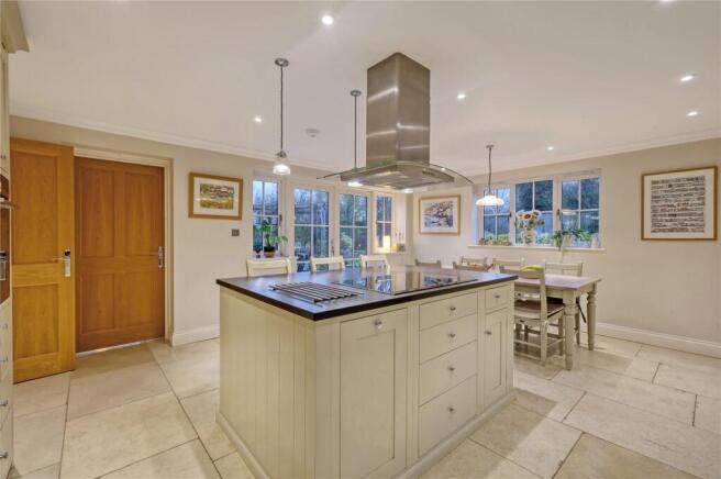 Kitchen/ Breakfast