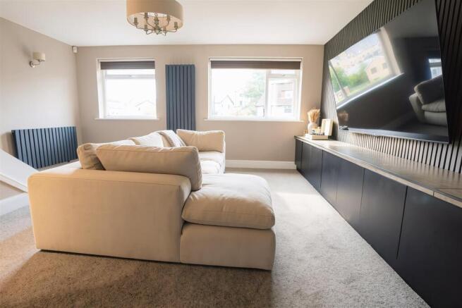 3 bed Town House for sale Image 7
