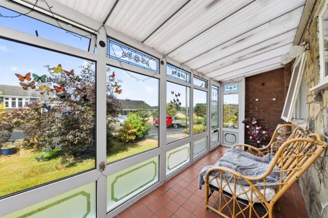 5 bed Detached for sale Image 9