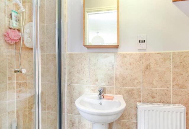 En-Suite Bathroom.jpg