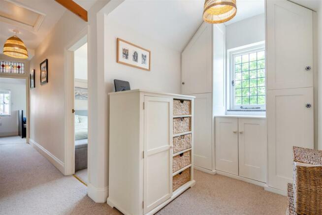 8608382-interior28.jpg