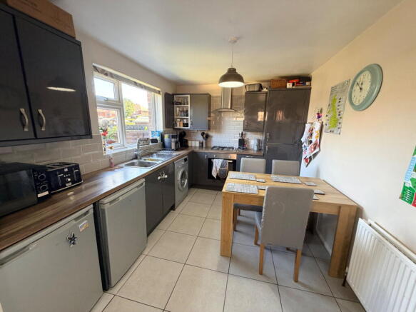 2 bed Semi-Detached for sale Image 4