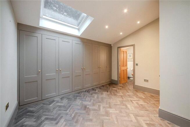 2 bed Apartment for sale Image 11