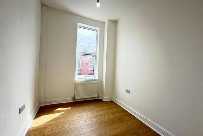3 bed Terraced for sale Image 11
