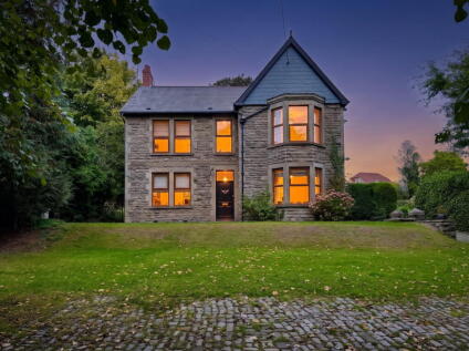 Holly Lodge, Blackwood, NP12 1QB