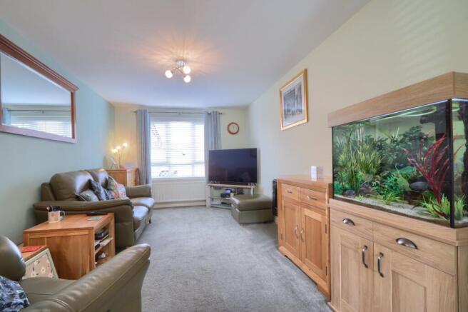 Buckthorn Crescent, The Elms photo 3