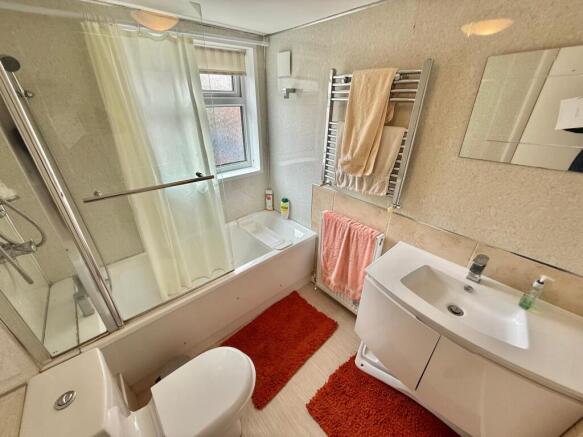 4 bed Terraced for sale Image 9