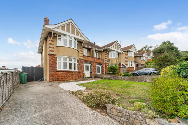 3 bed semi-detached house for sale