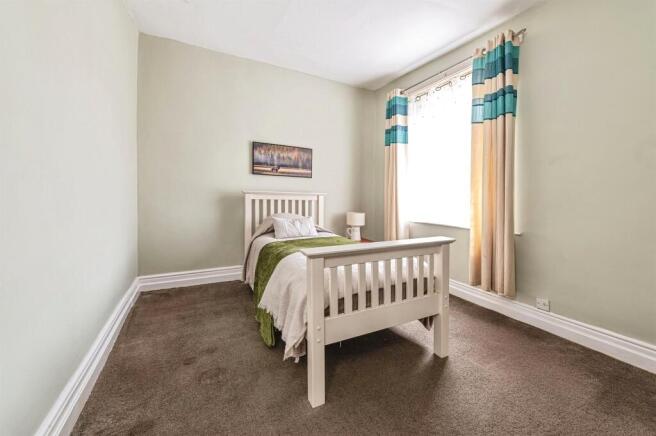 4 bed Detached for sale Image 11