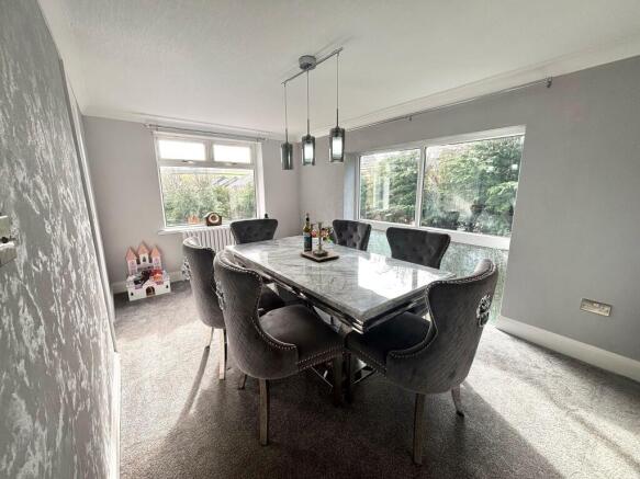4 bed Semi-Detached for sale Image 6