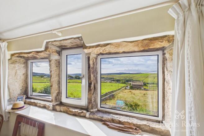 2 bed Terraced for sale Image 8