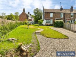 1, Lamb Row, Middle Street, Driffield YO25 4UE