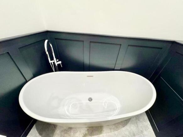 5 bed Semi-Detached to rent Image 11