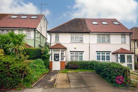 Dickens Avenue, London, N3