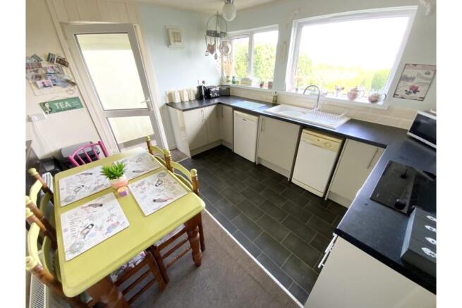 Kitchen/Breakfast