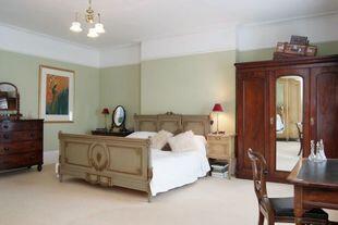 Bedroom 1: