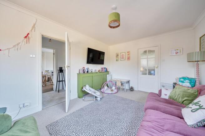 1357833-12-68cd8de73d237