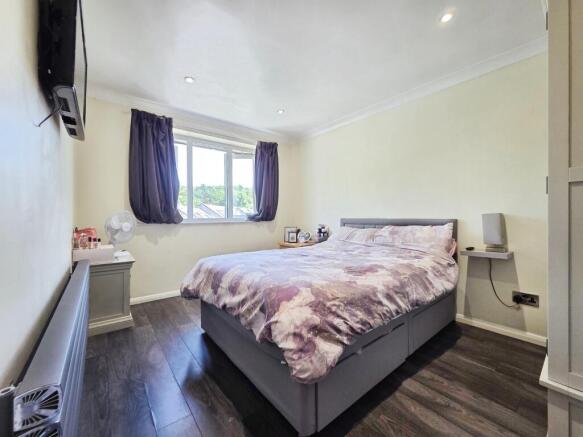 3 bed Terraced for sale Image 6