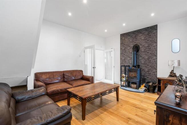 86 Douglas Road_14.jpg