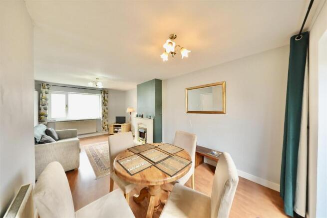 3 bed Semi-Detached for sale Image 5
