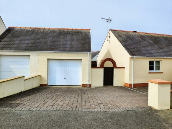 Detached Garage/Workshop