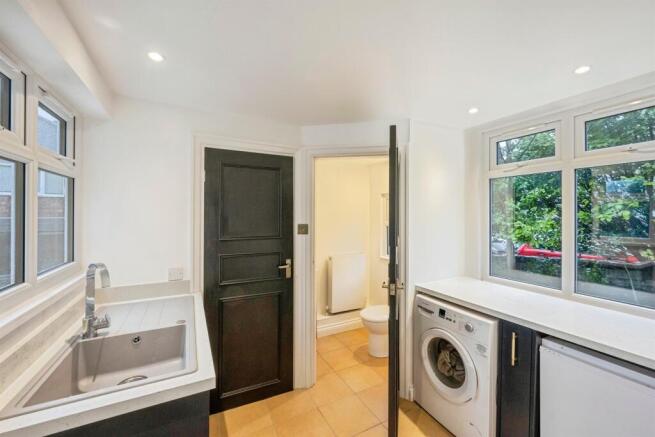 4 bed Semi-Detached for sale Image 9