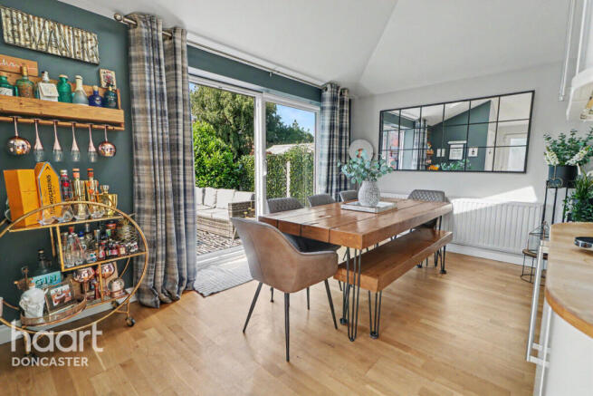 3 bed Semi-Detached for sale Image 10