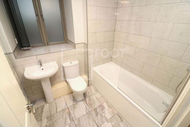 1 bed Apartment to rent Image 12