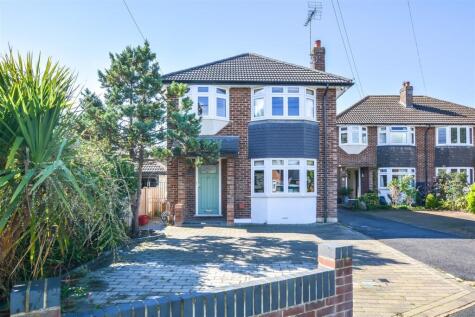 Danes Way, Pilgrims Hatch, Brentwood