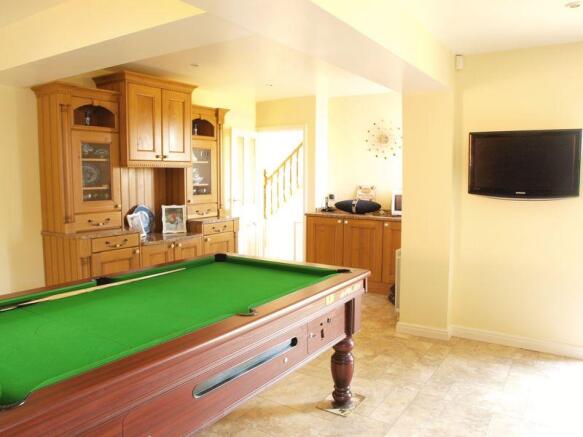 Kit/ Dining Area