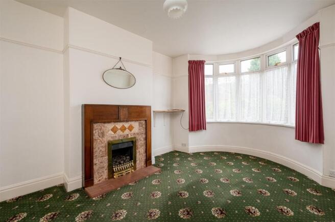 5 Thirlmere Dr-4.jpg