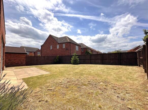 Well-Appointed Rear Garden 991