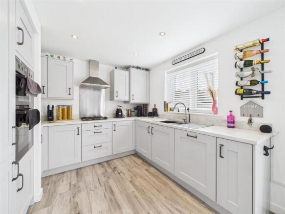 3 bed Detached for sale Image 10