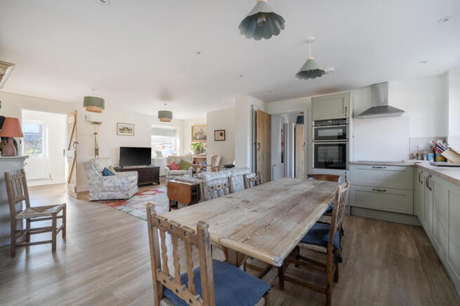 Kitchen/Dining Area