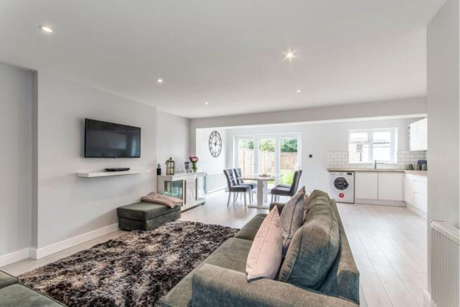 Lounge/Dining Room