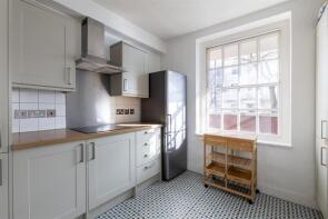 Flat 7, Russell House, Cambridge Street, London SW1V 4EQ
