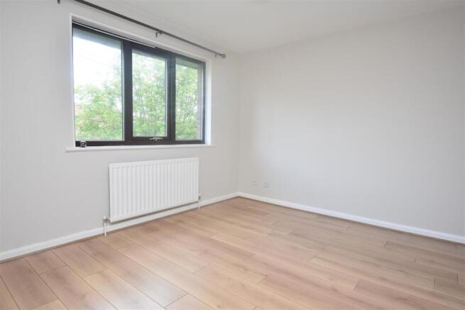 1 bed Maisonette to rent Image 4