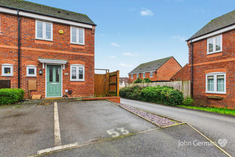 Rowan Close, Huntington