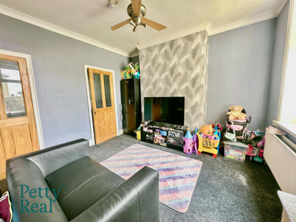 3 bed Terraced for sale Image 9