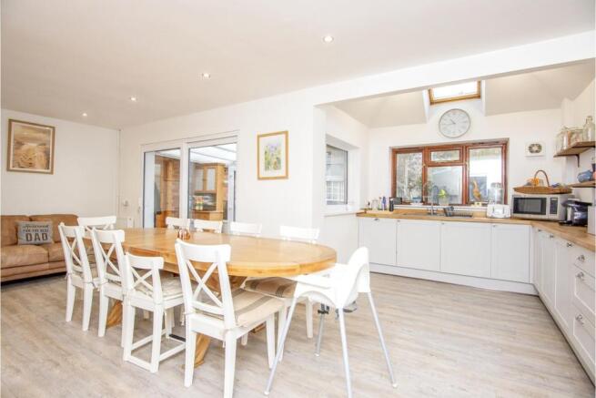 Kitchen/Dining Room