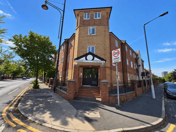 4 bedroom Flat for rent