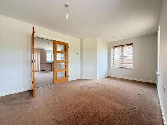 4 bed Semi-Detached for sale Image 5