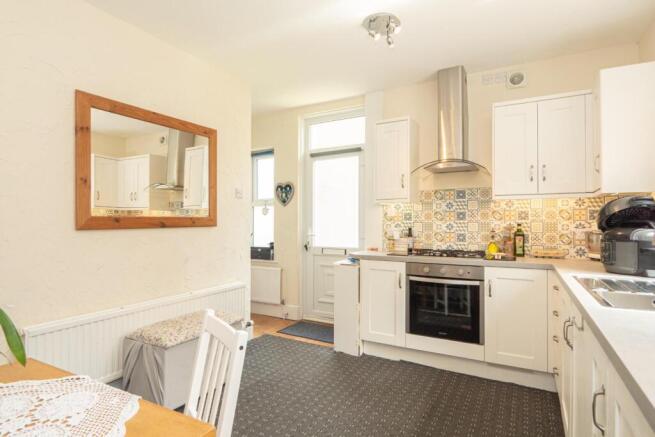 2 bed House to rent Image 7