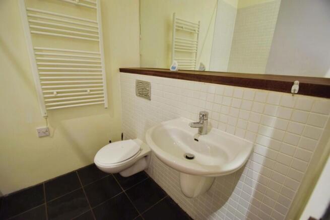 2 bed Apartment to rent Image 12